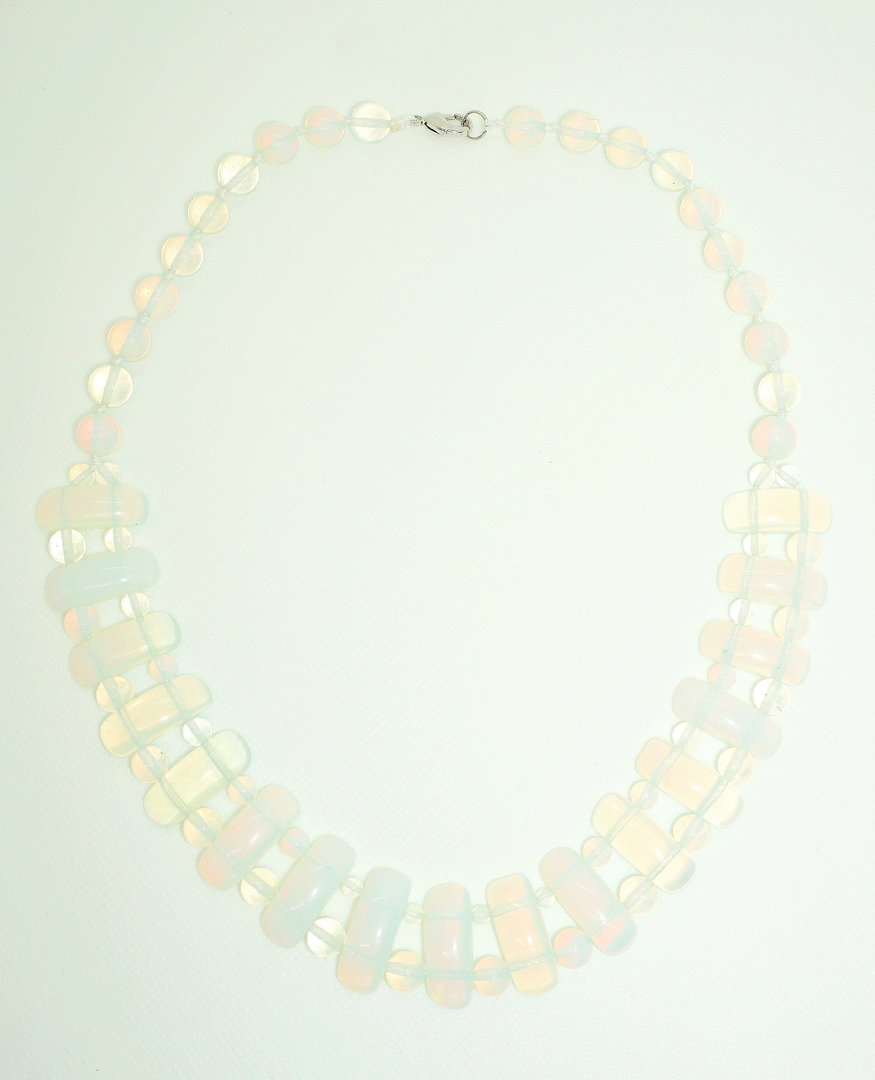Elegante Edelsteinkette aus edlem Opal