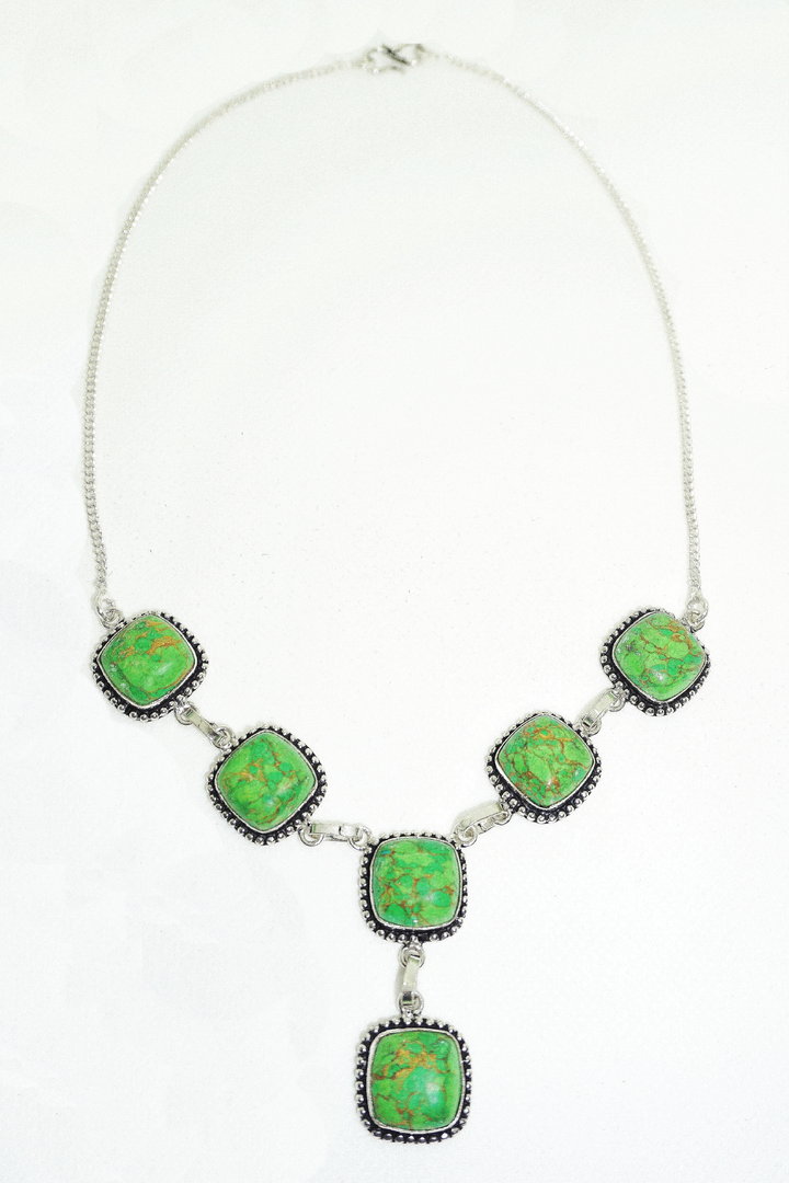 Edle Silberkette mit grünem Türkis