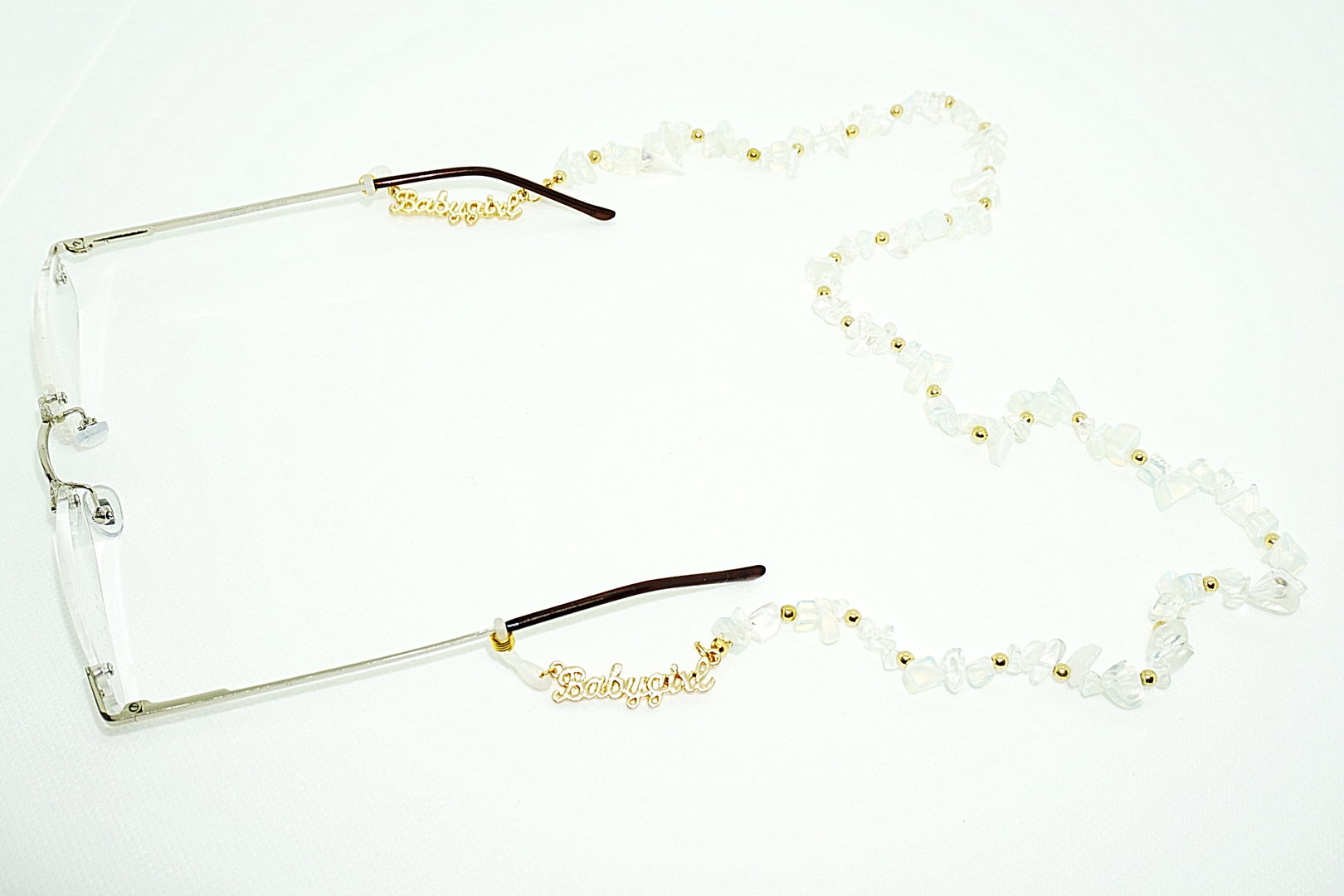 Elegante Brillenkette aus weißem Opal