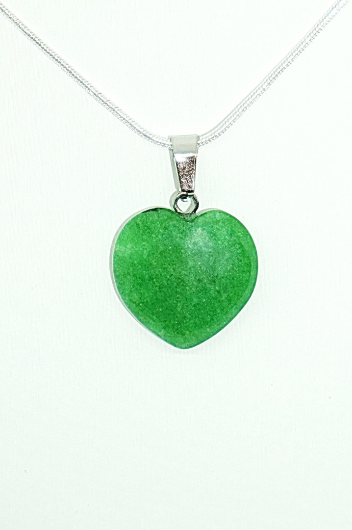 Edle Silberkette mit Herz aus grüner Jade